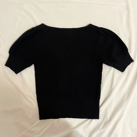 Black v scoop top🖤 - Picture 3 of 3